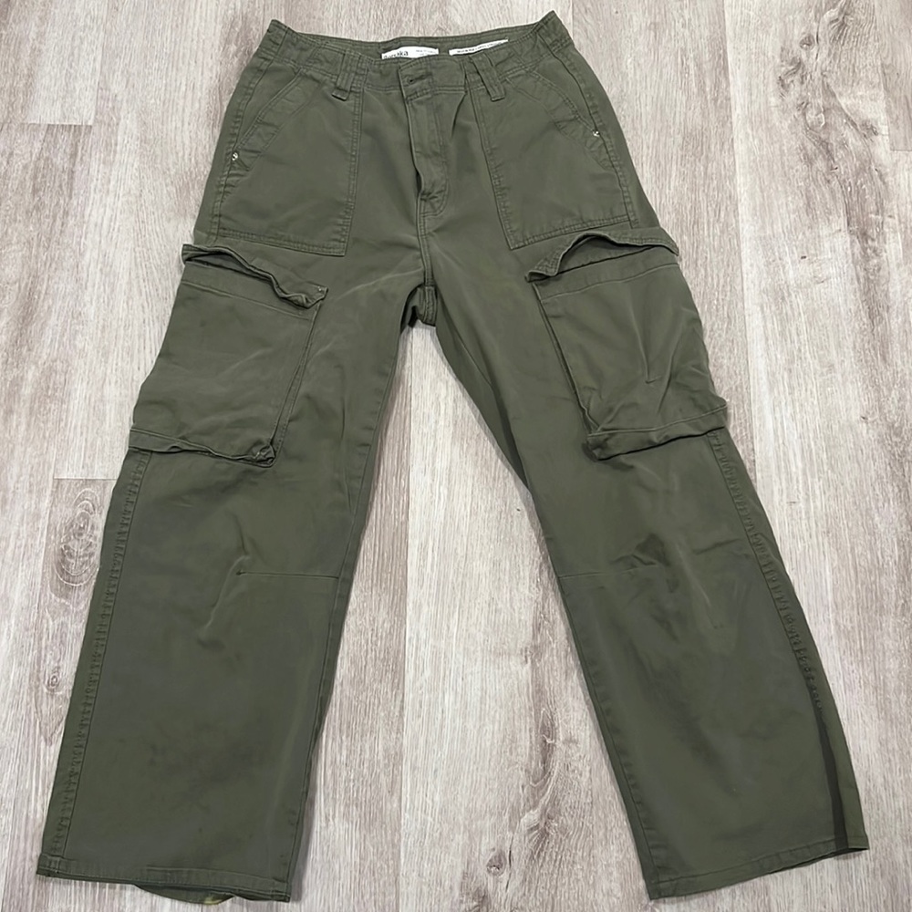 Green cargo pants